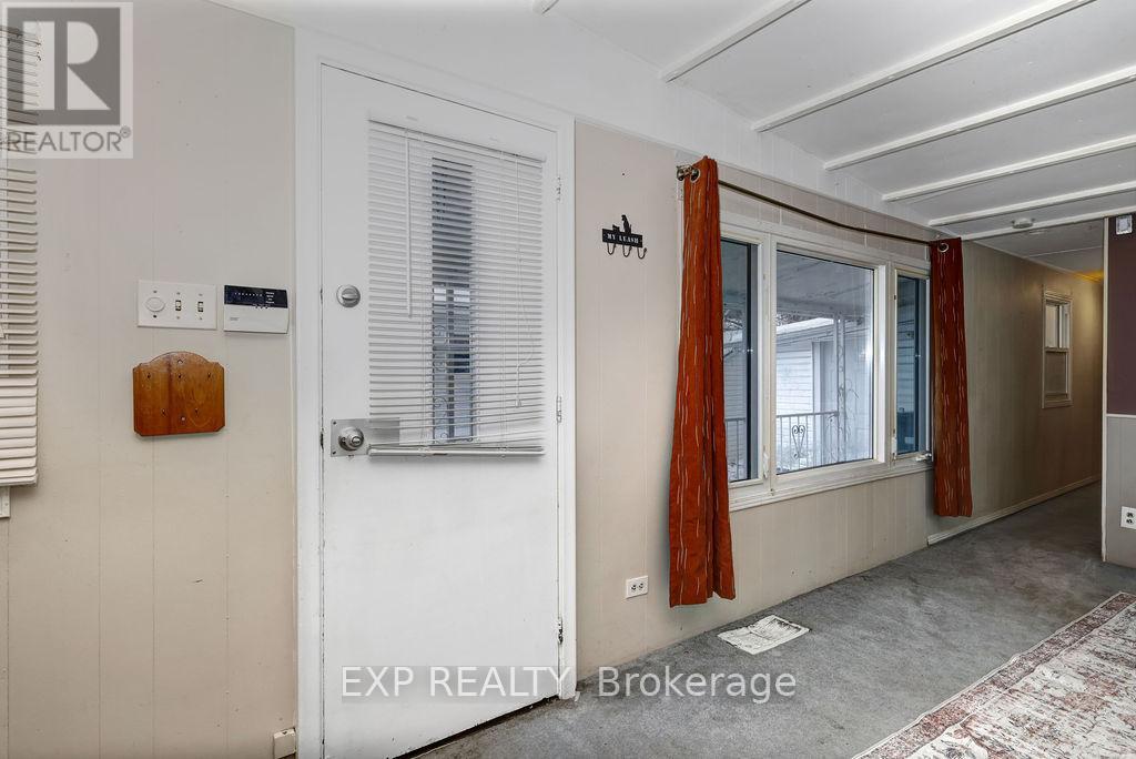 9 Dell Avenue, Ottawa, Ontario  K2H 7R4 - Photo 3 - X12646198