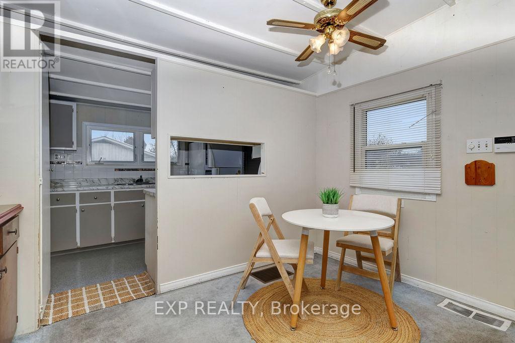 9 Dell Avenue, Ottawa, Ontario  K2H 7R4 - Photo 8 - X12646198