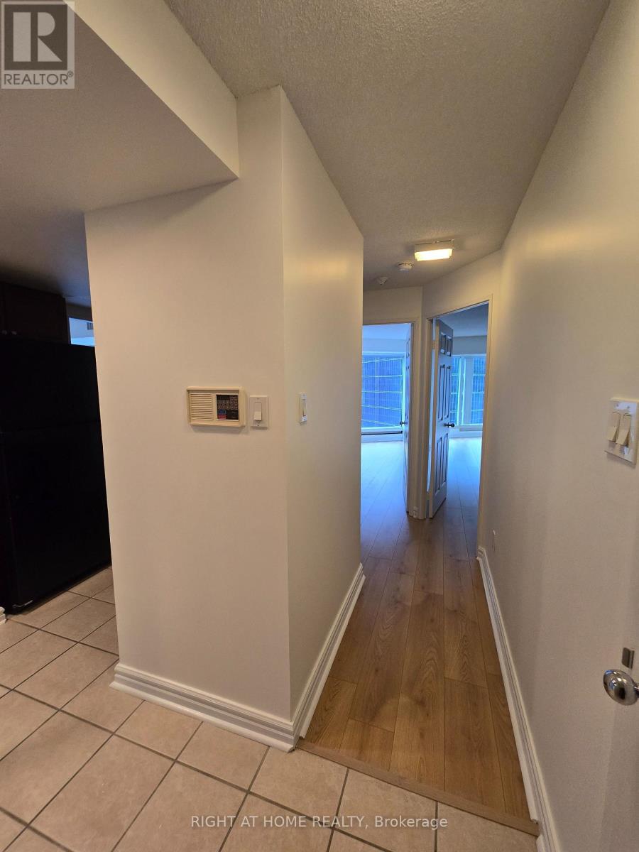 905 - 33 University Avenue, Toronto, Ontario  M5J 2S7 - Photo 4 - C12645608