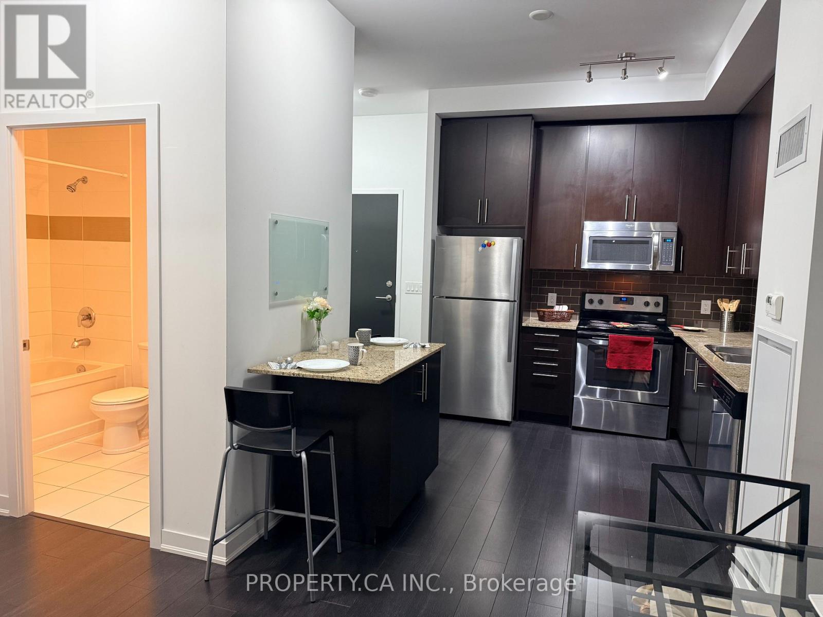 109 - 85 Duke Street W, Kitchener, Ontario  N2H 0B7 - Photo 3 - X12406023