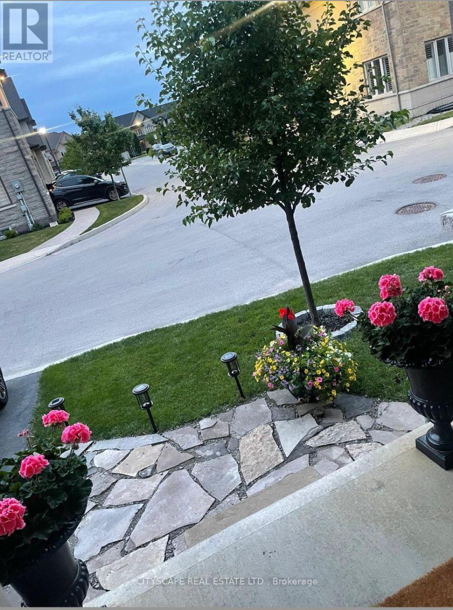 87 Sonoma Valley Crescent E, Hamilton, Ontario  L9B 0J3 - Photo 12 - X12630848