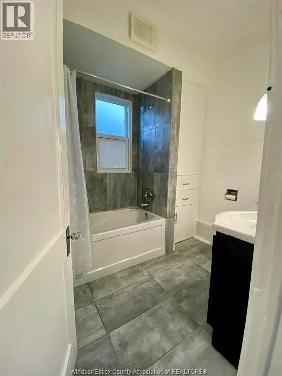 943 Lauzon Road, Windsor, Ontario  N8S 3M4 - Photo 7 - 25031940