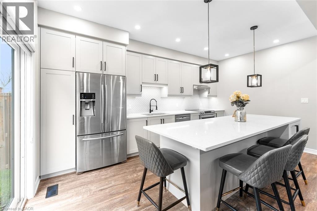 12 Lindsay Way, Grimsby, Ontario  L3M 0H6 - Photo 9 - 40794785