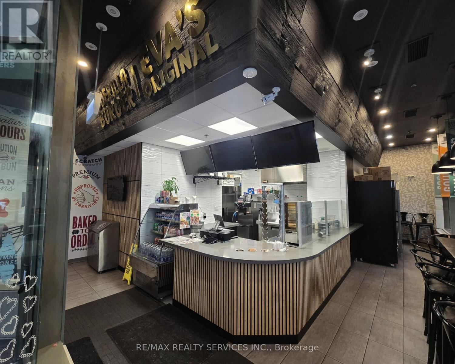 55 St Clair Avenue, Toronto (Yonge-St. Clair), Ontario  M4V 2Y7 - Photo 4 - C12646172