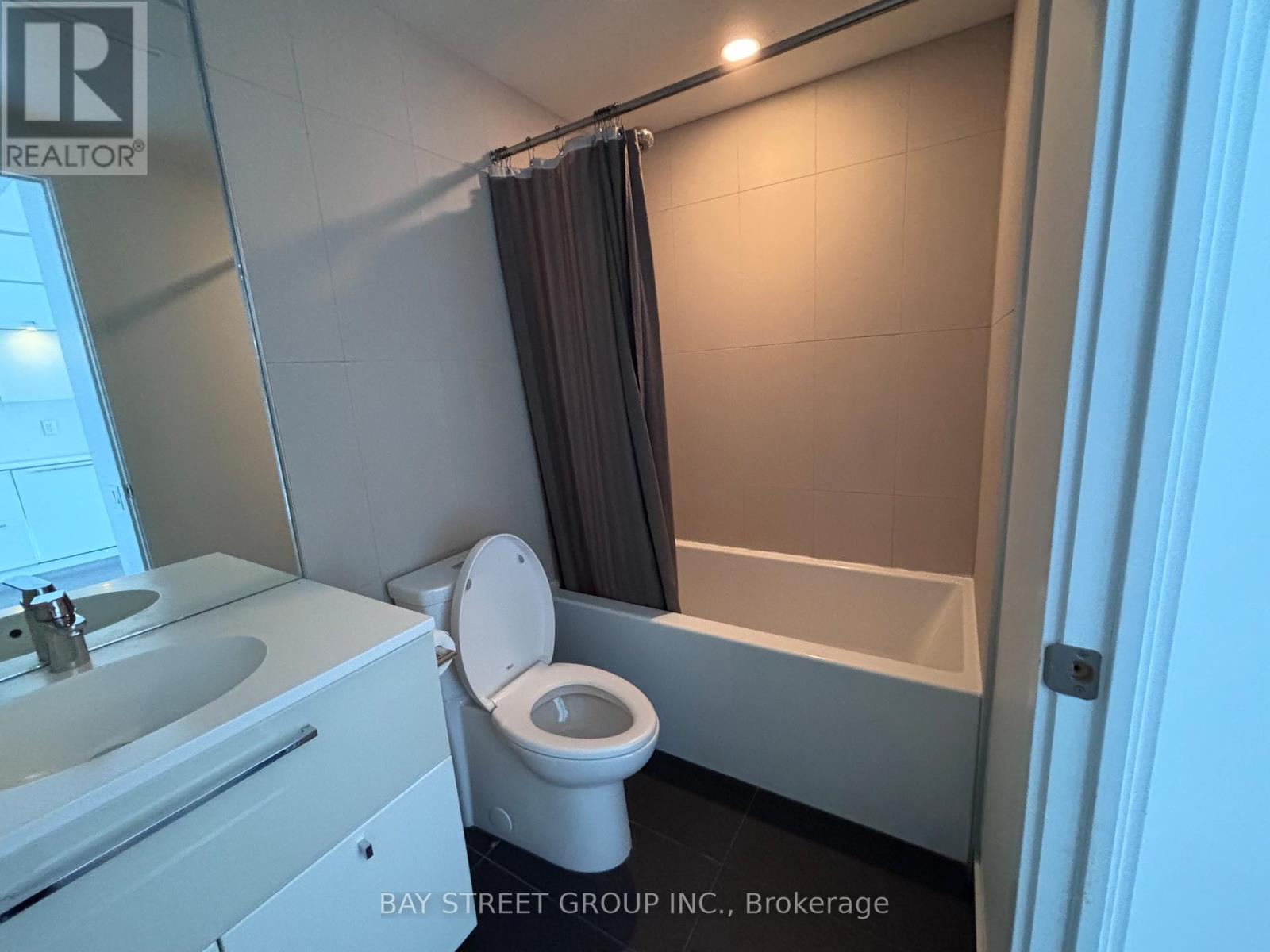 4605 - 15 Grenville Street, Toronto (Bay Street Corridor), Ontario  M4Y 0B9 - Photo 4 - C12646176