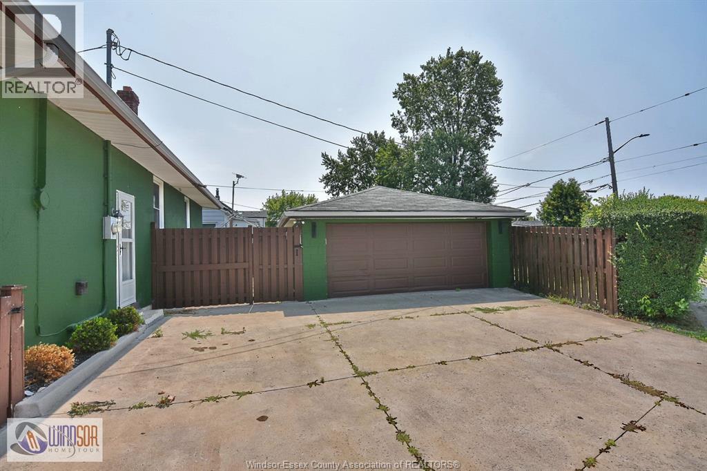 2181 Parent, Windsor, Ontario  N8W 2E2 - Photo 6 - 25031946
