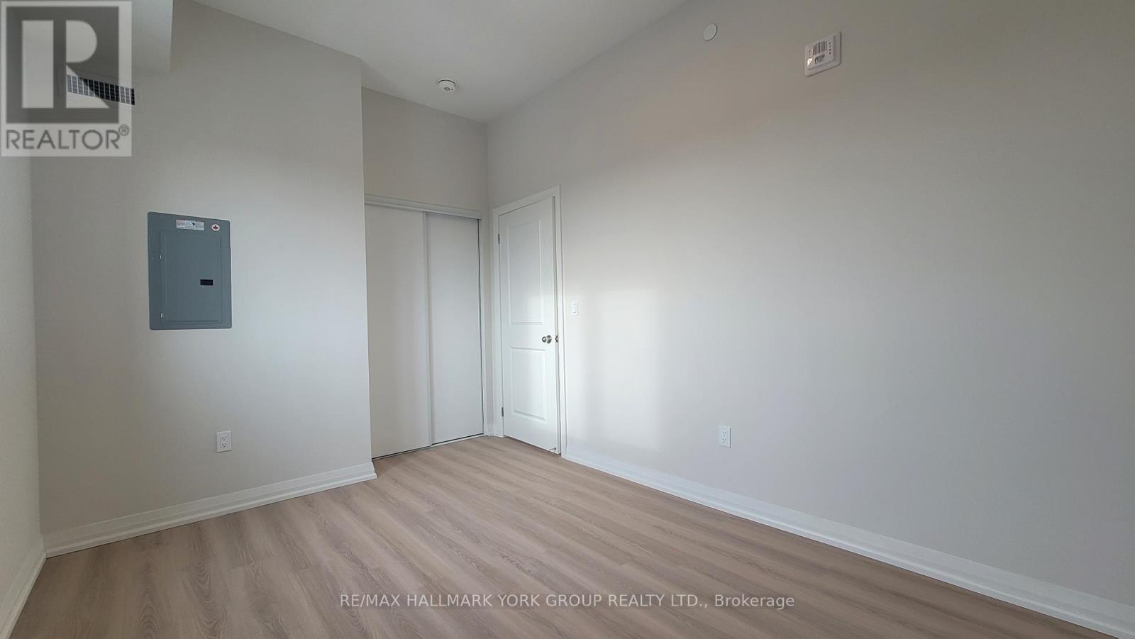 Ph04 (#604) - 13042 Yonge Street, Richmond Hill, Ontario  L4E 1N6 - Photo 2 - N12646162