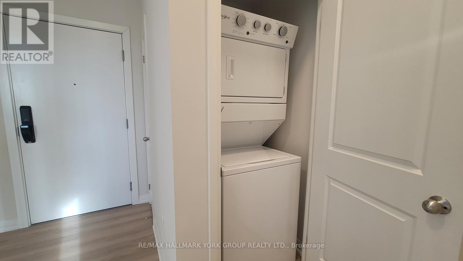 Ph04 (#604) - 13042 Yonge Street, Richmond Hill, Ontario  L4E 1N6 - Photo 3 - N12646162