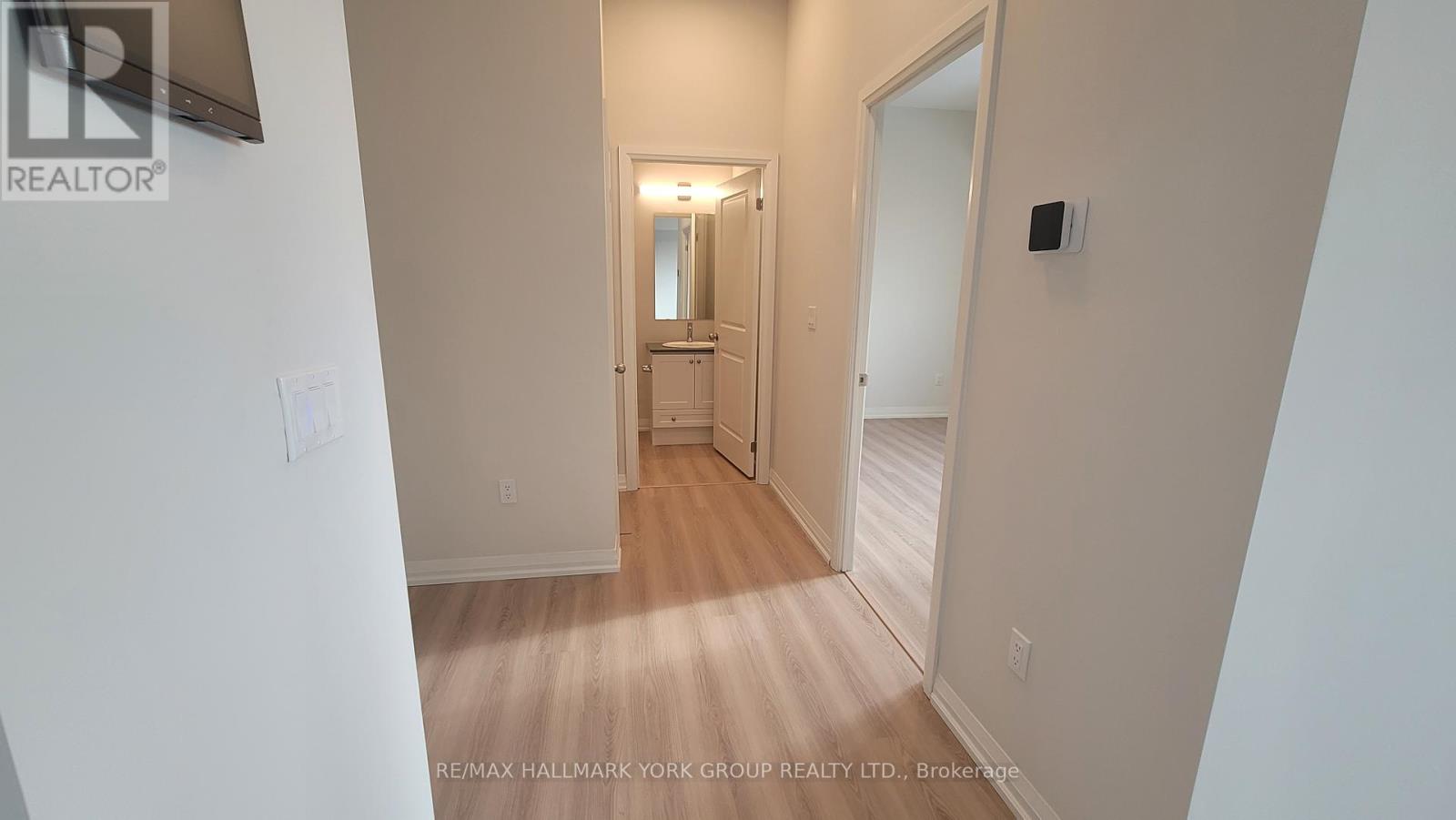 Ph04 (#604) - 13042 Yonge Street, Richmond Hill, Ontario  L4E 1N6 - Photo 7 - N12646162