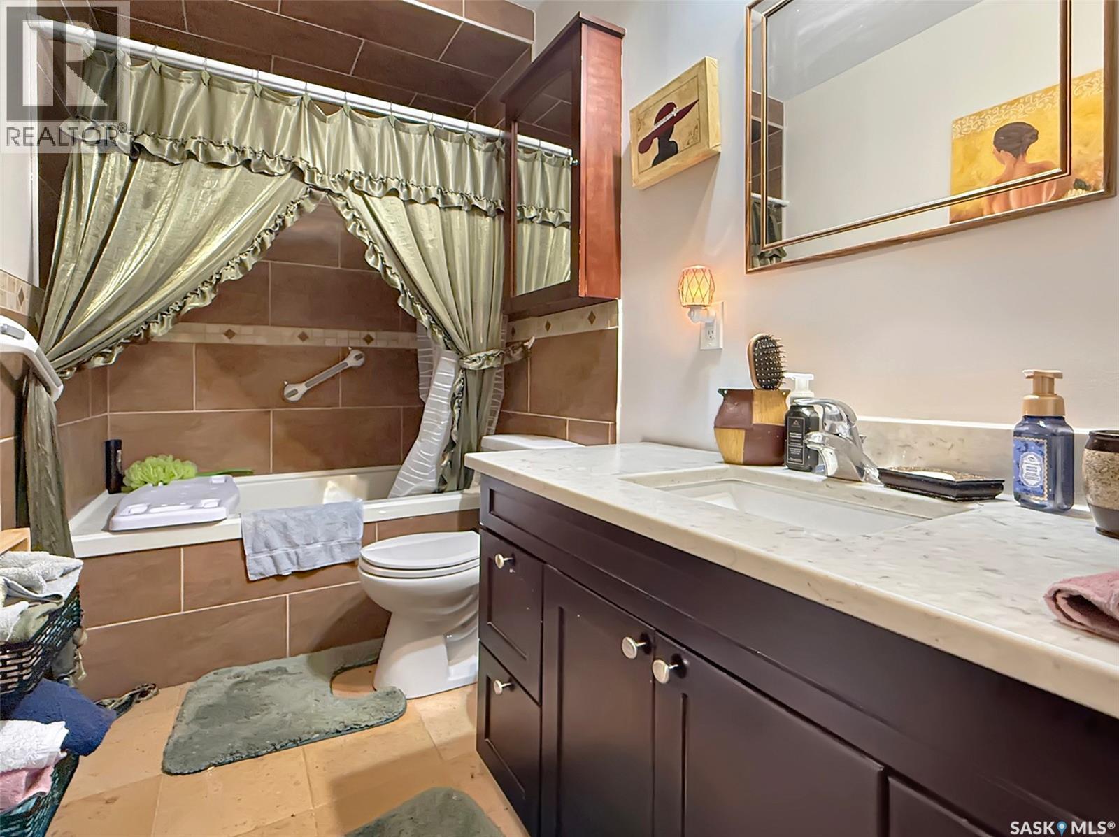 226 4th Avenue Se, Swift Current, Saskatchewan  S9H 3L5 - Photo 17 - SK025835