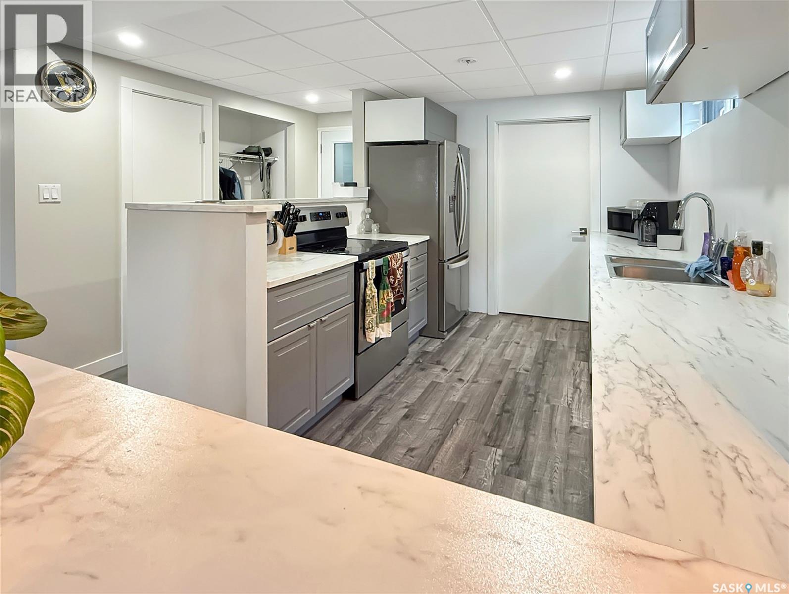 226 4th Avenue Se, Swift Current, Saskatchewan  S9H 3L5 - Photo 4 - SK025835