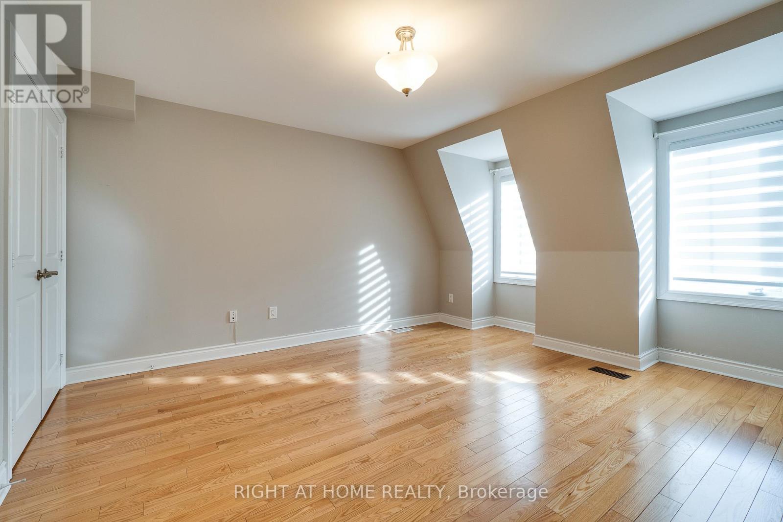 6 - 99 Brant Street, Oakville, Ontario  L6K 2Z5 - Photo 19 - W12646138