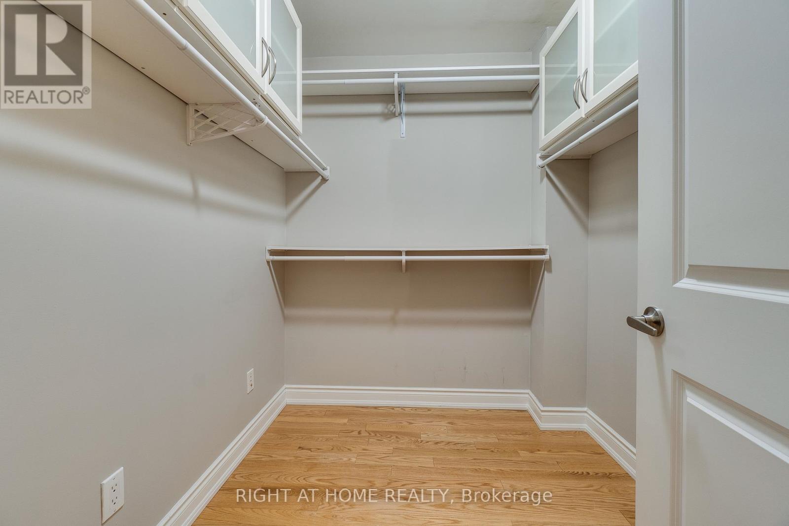 6 - 99 Brant Street, Oakville, Ontario  L6K 2Z5 - Photo 24 - W12646138