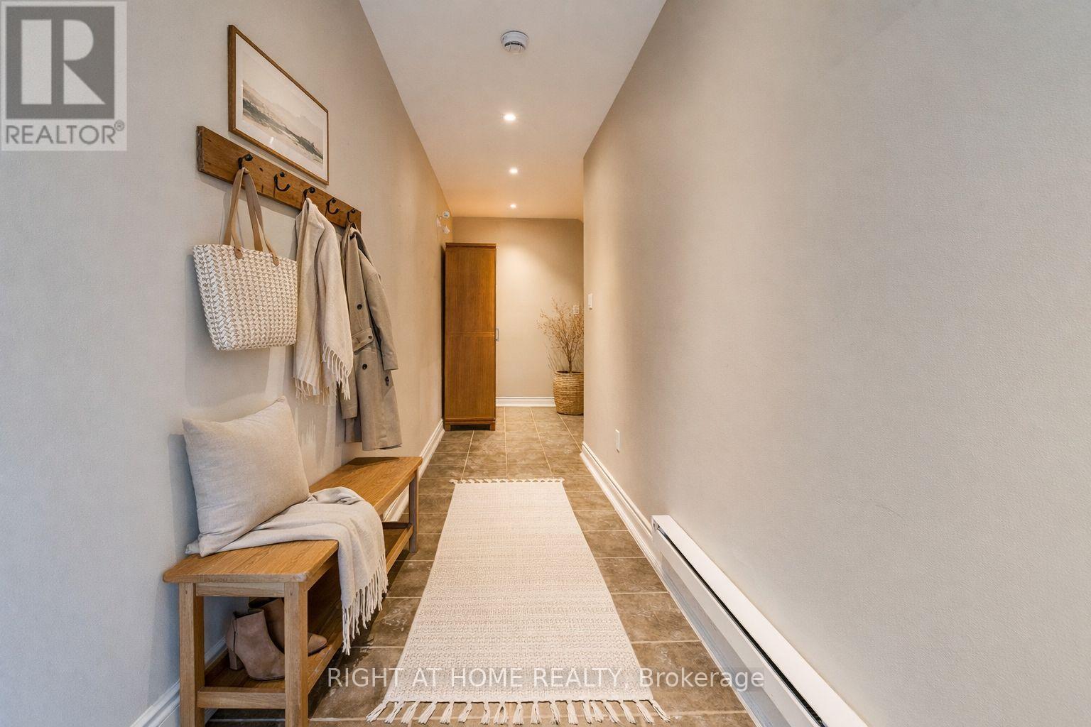 6 - 99 Brant Street, Oakville, Ontario  L6K 2Z5 - Photo 3 - W12646138