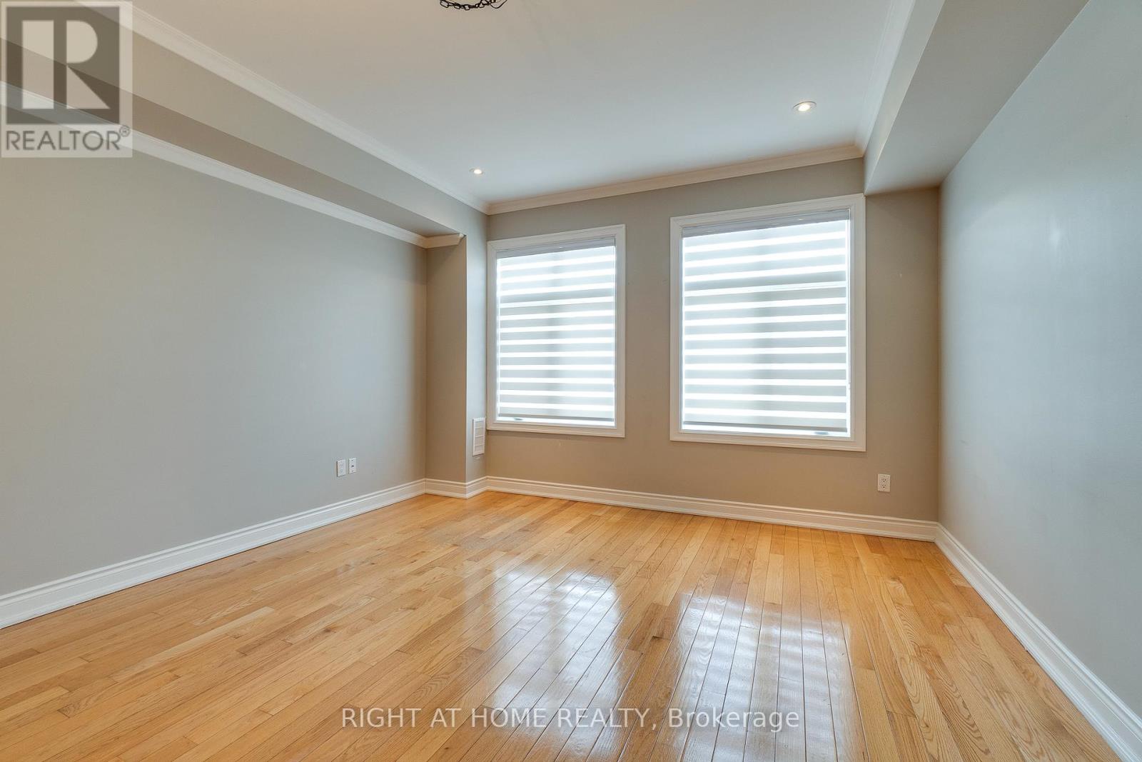 6 - 99 Brant Street, Oakville, Ontario  L6K 2Z5 - Photo 6 - W12646138