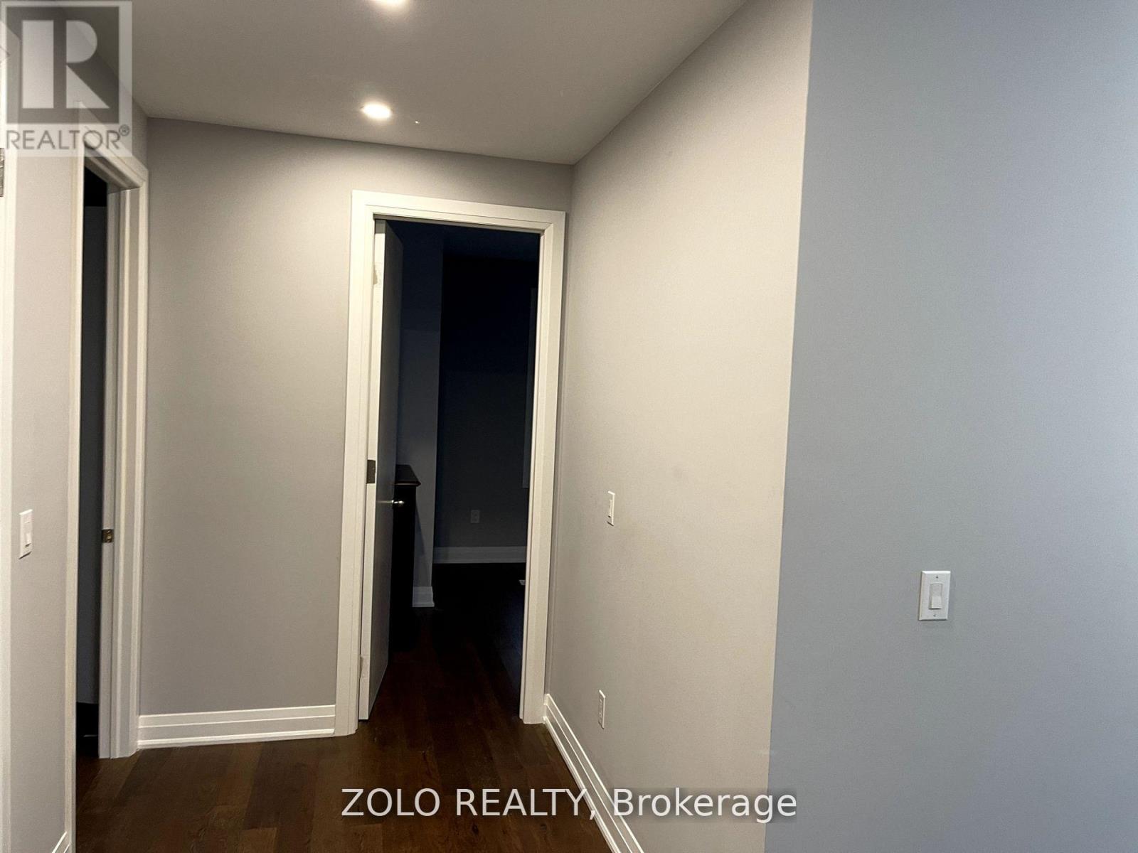 Main - 18 Paula Boulevard, Toronto, Ontario  M8W 4B6 - Photo 5 - W12646184