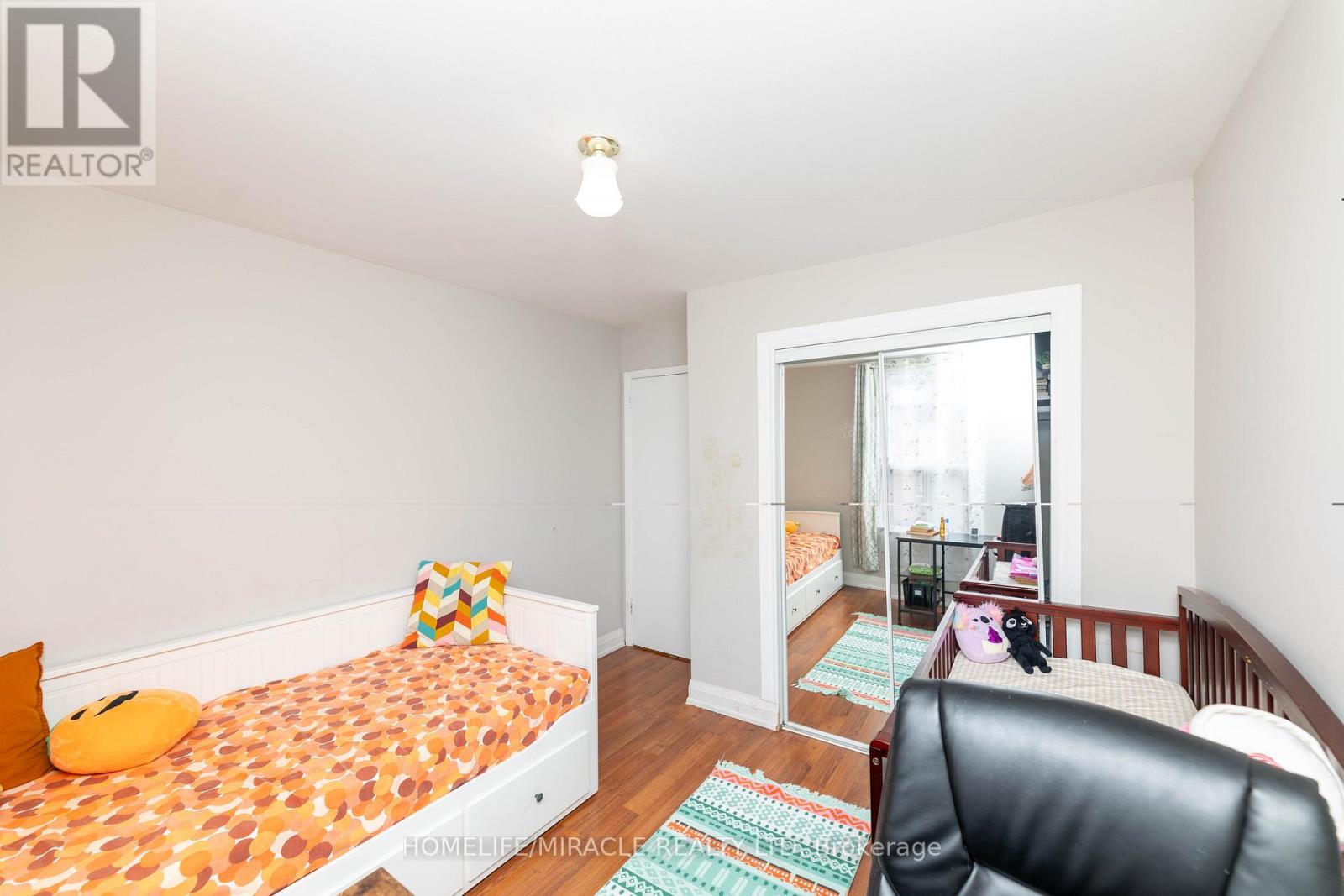 20 - 366 Driftwood Avenue, Toronto, Ontario  M3N 2P5 - Photo 10 - W12646206