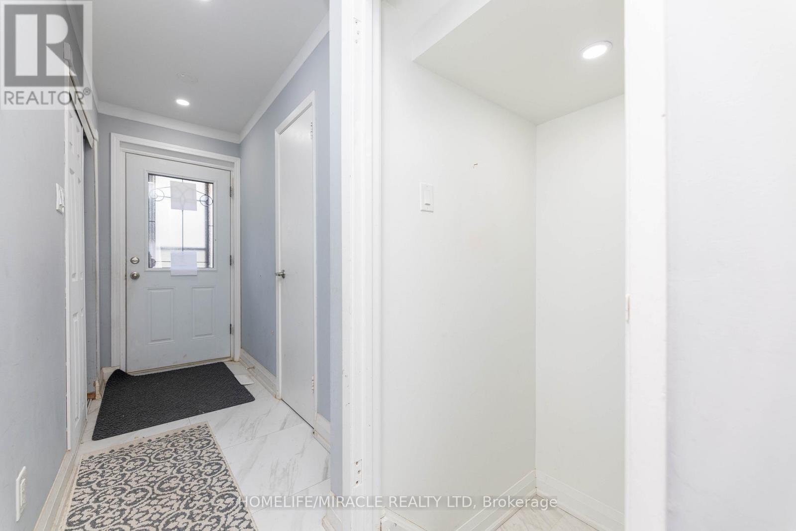 20 - 366 Driftwood Avenue, Toronto, Ontario  M3N 2P5 - Photo 16 - W12646206