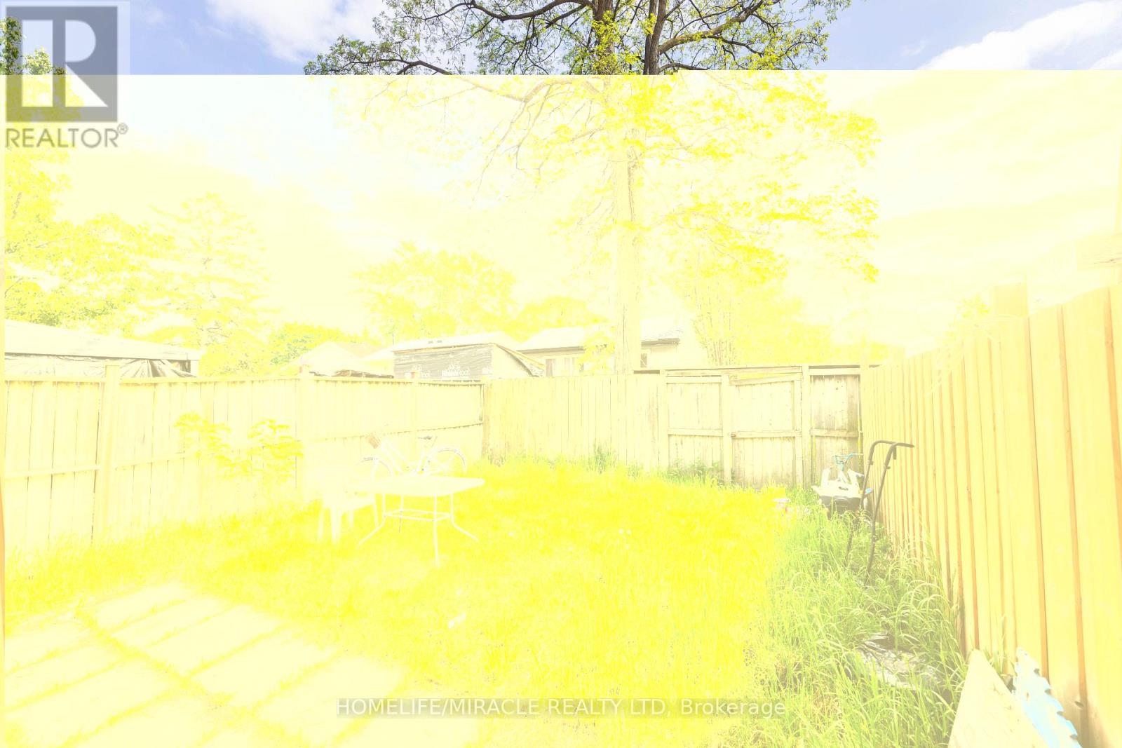 20 - 366 Driftwood Avenue, Toronto, Ontario  M3N 2P5 - Photo 2 - W12646206