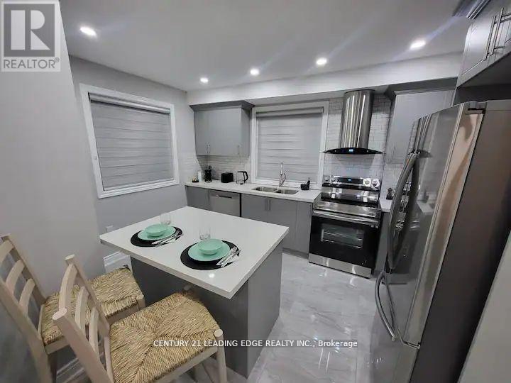 5595 Wesley Place, Niagara Falls, Ontario  L2E 3Z4 - Photo 3 - X12646158