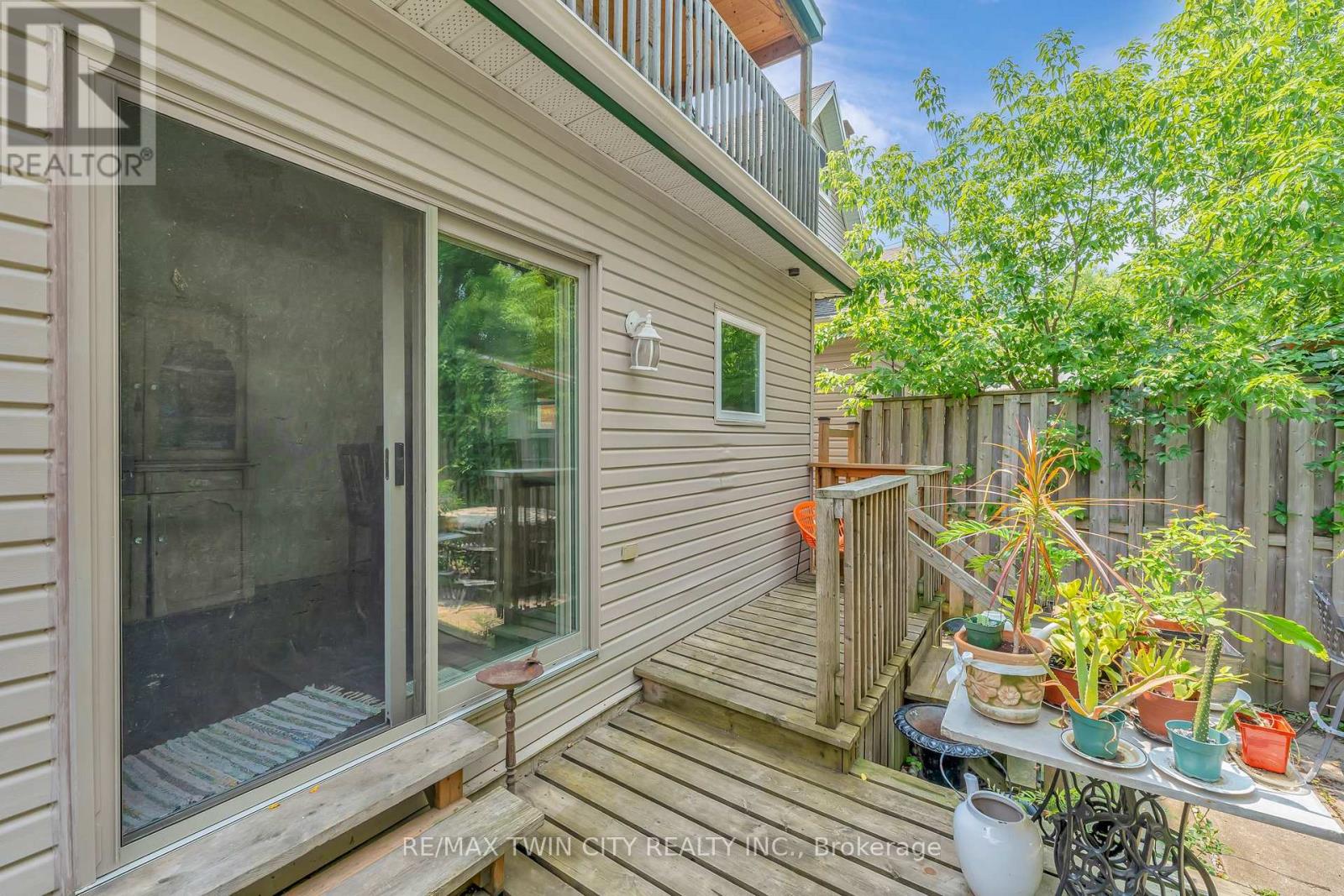 42 Shanley Street, Waterloo, Ontario  N2H 4N9 - Photo 39 - X12646200