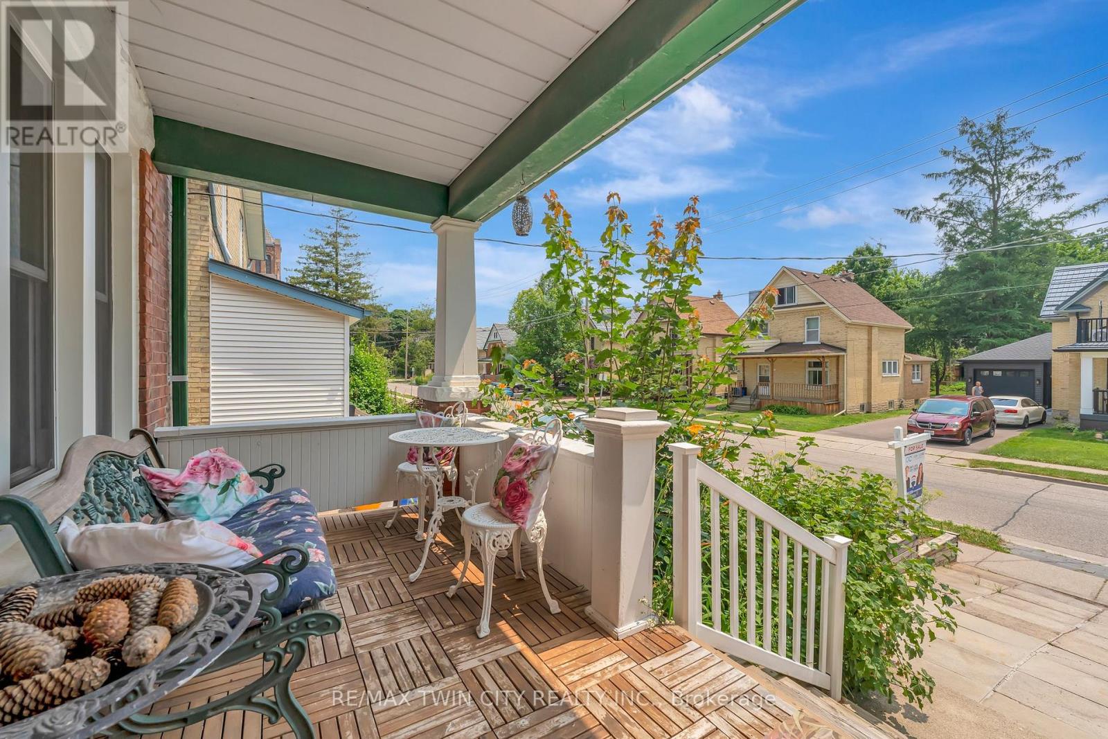 42 Shanley Street, Waterloo, Ontario  N2H 4N9 - Photo 4 - X12646200