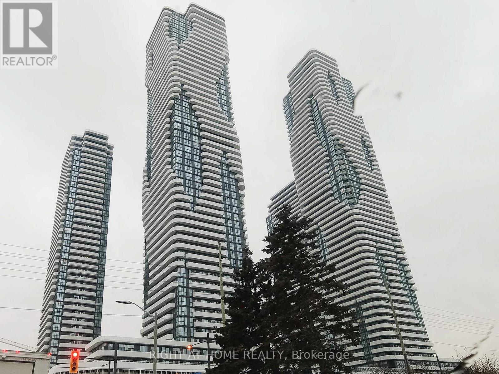 3910 - 8 INTERCHANGE WAY, Vaughan, Ontario