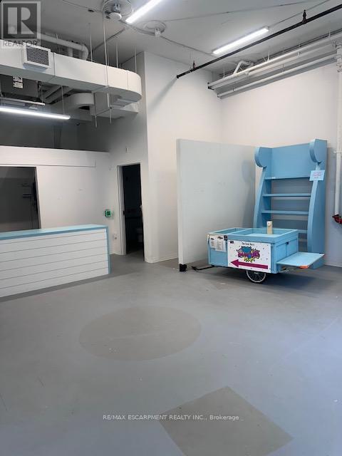 108 - 2060 Lakeshore Road, Burlington, Ontario  L7R 0G2 - Photo 4 - W12601992