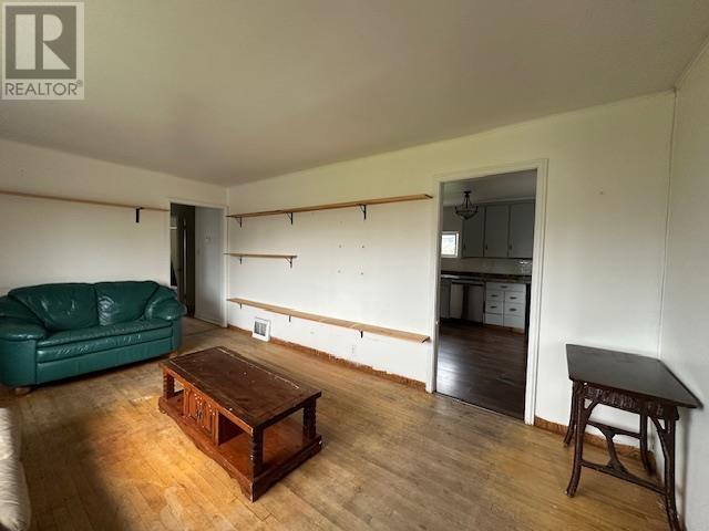 8 Laurier Ave, Terrace Bay, Ontario  P0T 2W0 - Photo 4 - TB253280