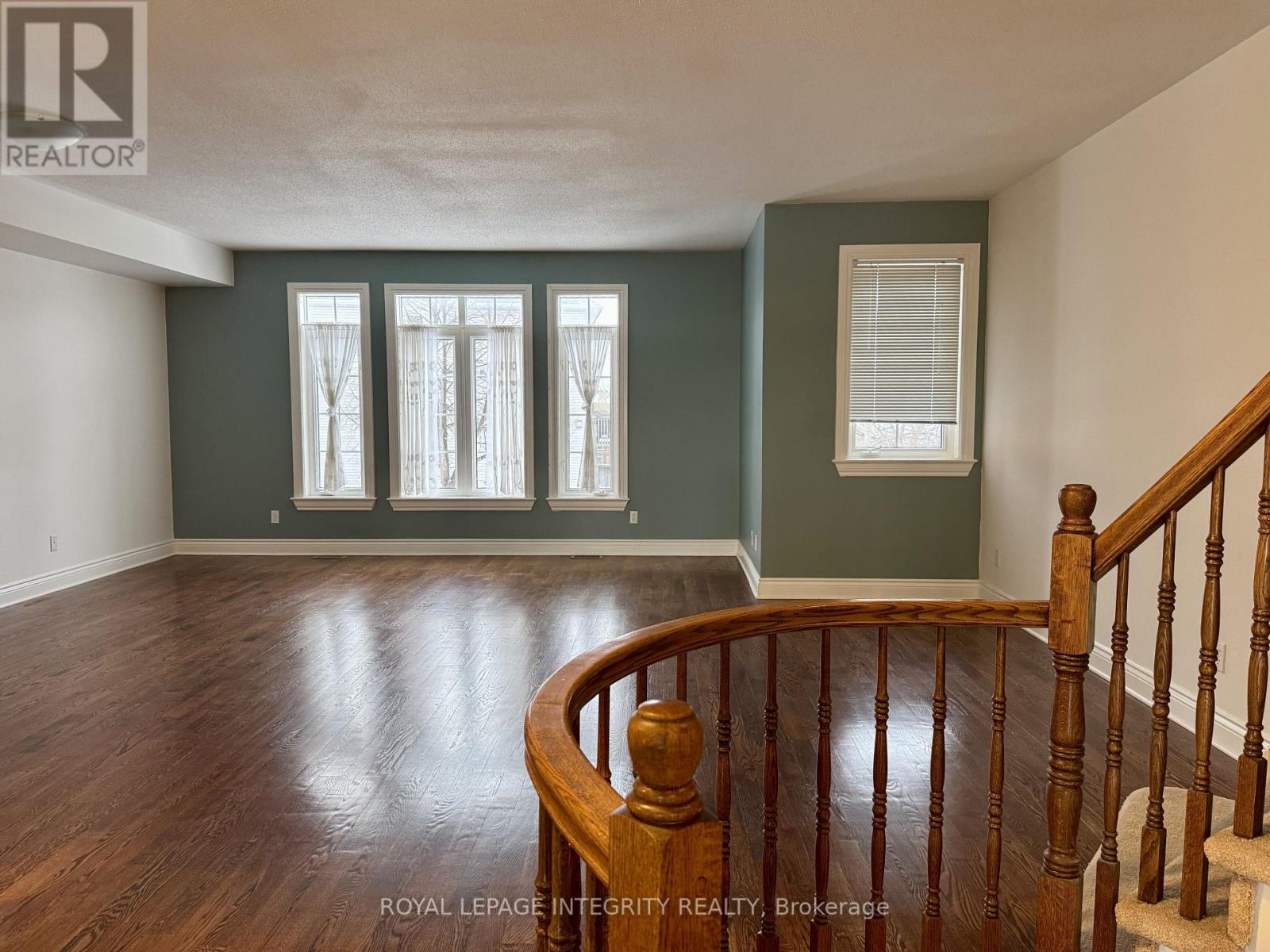 72 Castle Glen Crescent E, Ottawa, Ontario  K2L 4H1 - Photo 4 - X12646286