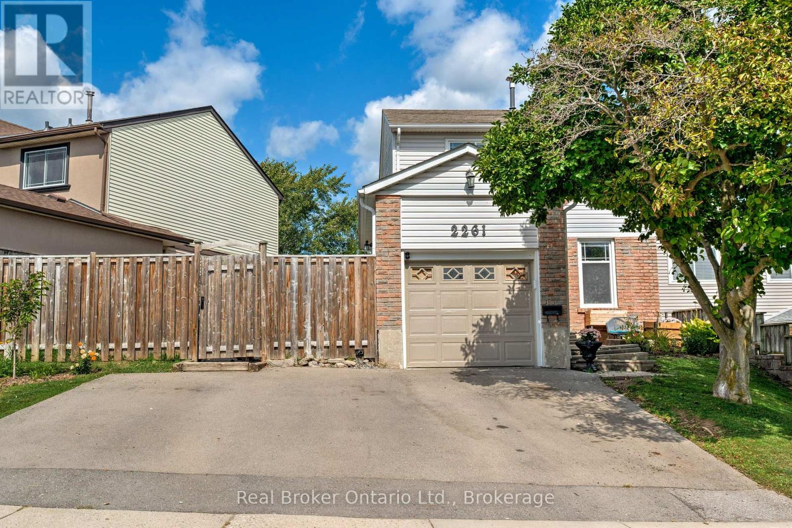 2261 LEOMINSTER DRIVE, Burlington, Ontario