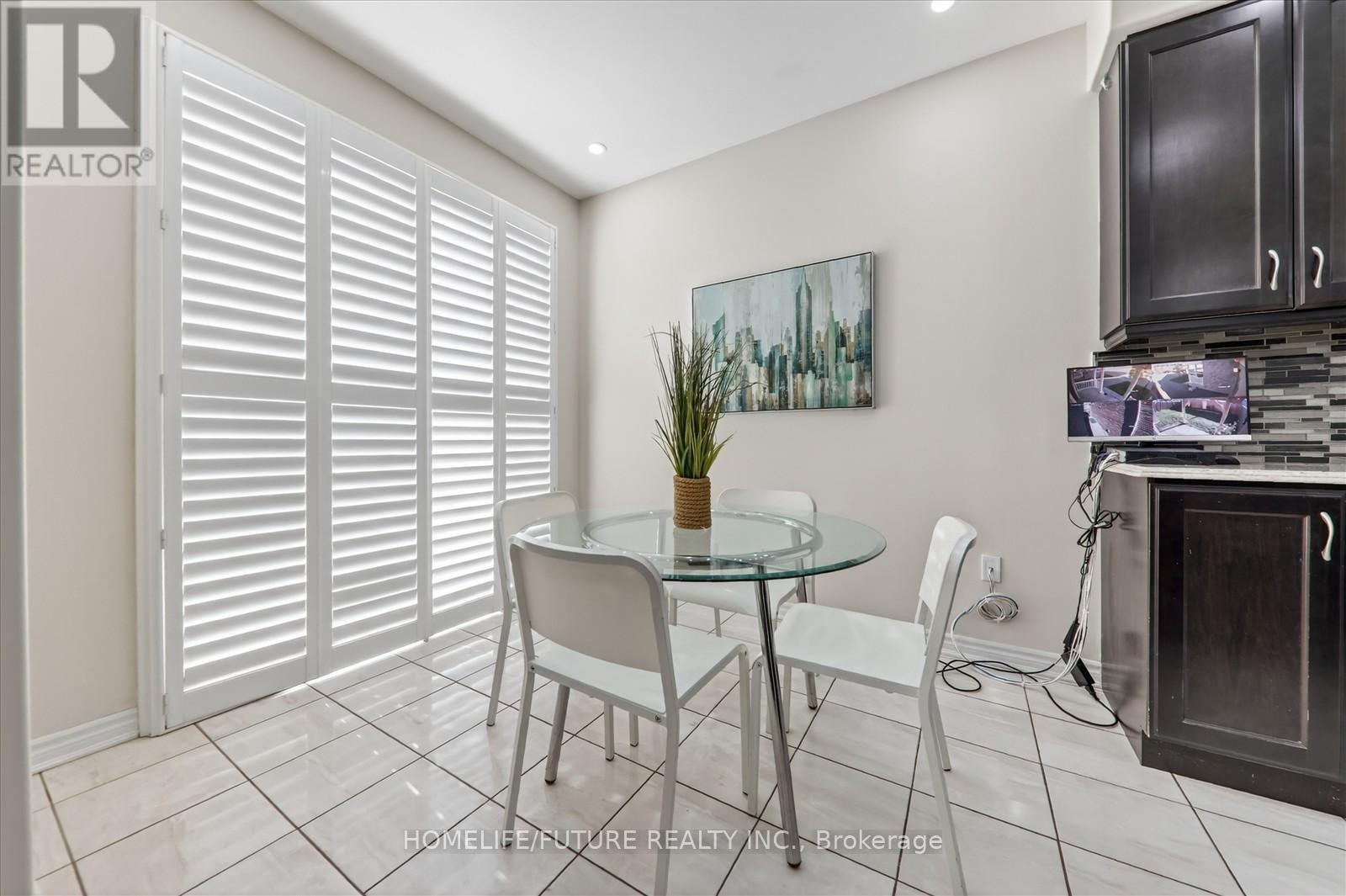 1010 Dashwood Court, Pickering, Ontario  L1V 2P8 - Photo 17 - E12605006