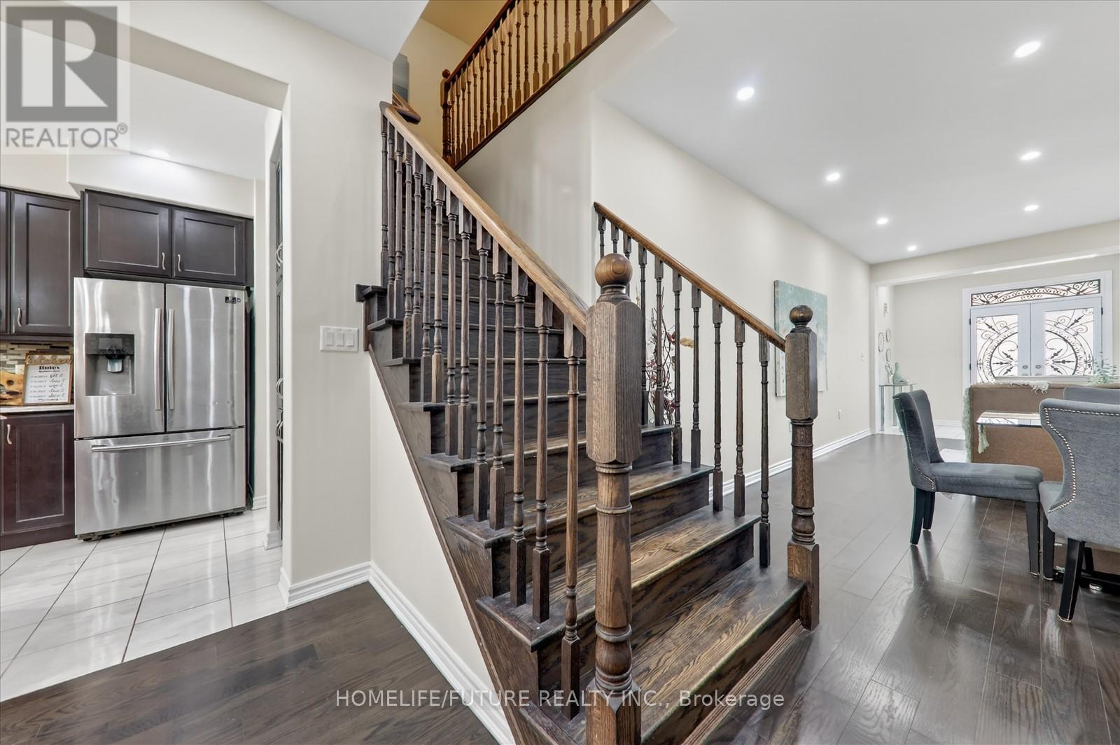 1010 Dashwood Court, Pickering, Ontario  L1V 2P8 - Photo 9 - E12605006