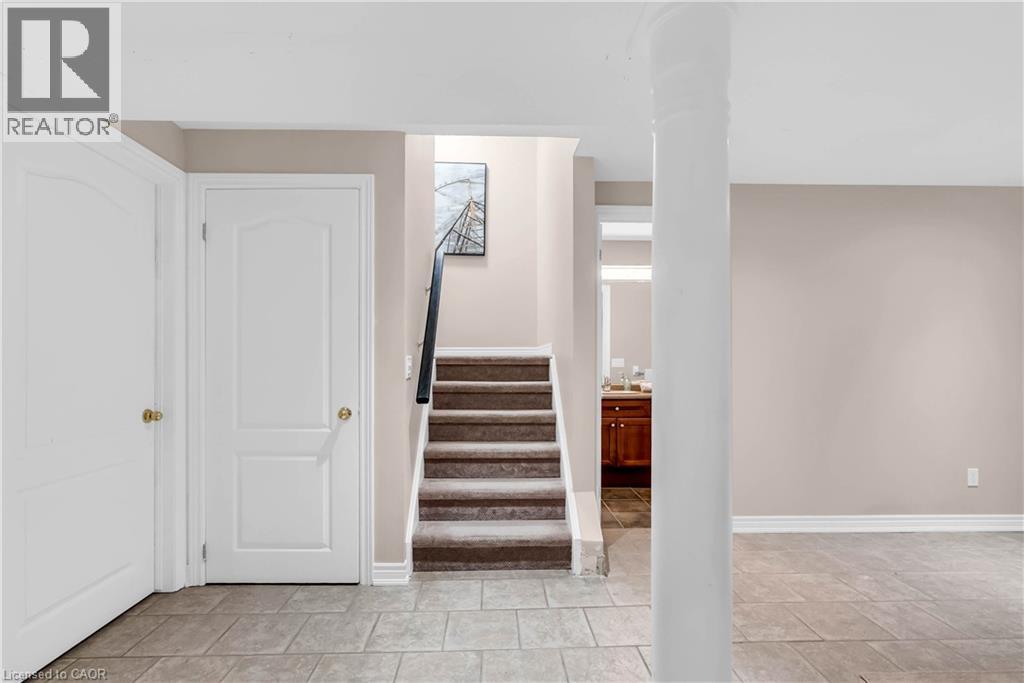 1085 Harrogate Drive Unit# 45, Ancaster, Ontario  L9K 1R2 - Photo 37 - 40778004