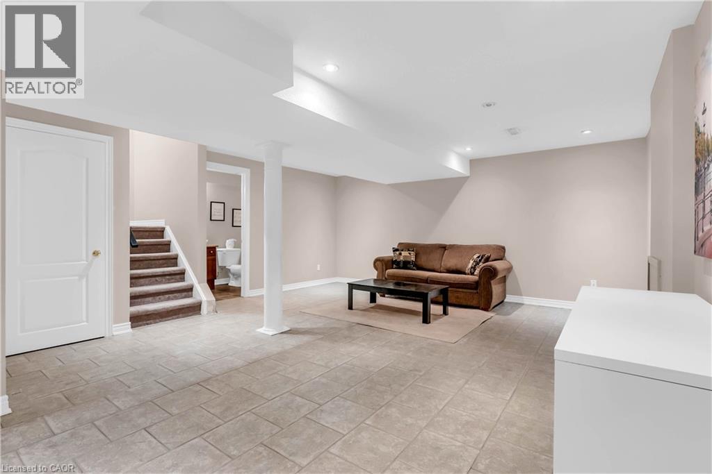 1085 Harrogate Drive Unit# 45, Ancaster, Ontario  L9K 1R2 - Photo 38 - 40778004