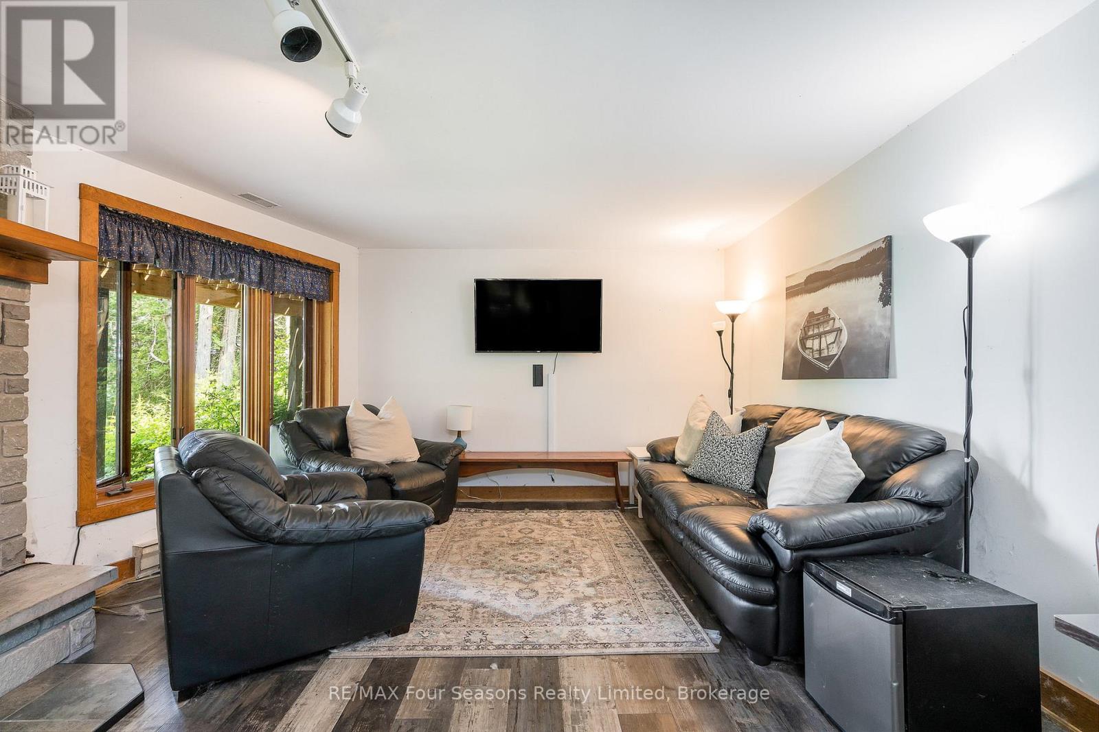 188 Highpoint Crescent, Grey Highlands, Ontario  N0C 1M0 - Photo 25 - X12646238