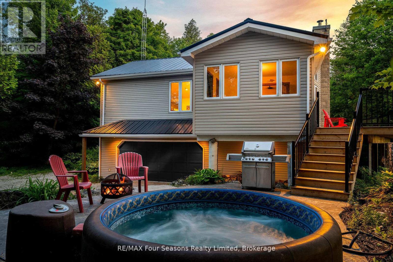 188 Highpoint Crescent, Grey Highlands, Ontario  N0C 1M0 - Photo 7 - X12646238