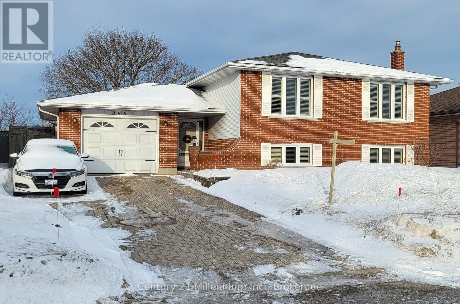 898 MCPHERSON CRESCENT, Kincardine, Ontario