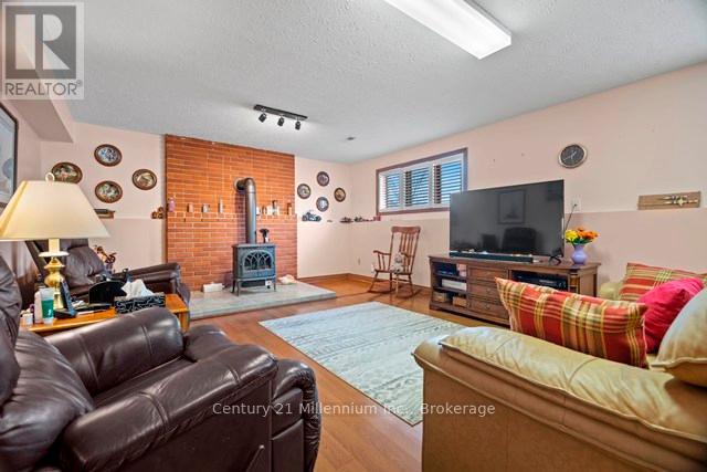 898 Mcpherson Crescent, Kincardine, Ontario  N2Z 1M1 - Photo 17 - X12646312