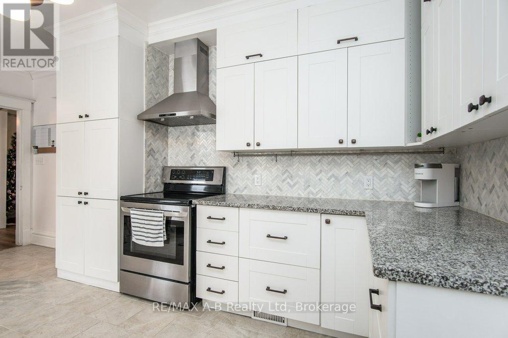 2 Loveys Street E, East Zorra-Tavistock, Ontario  N0J 1L0 - Photo 25 - X12646324