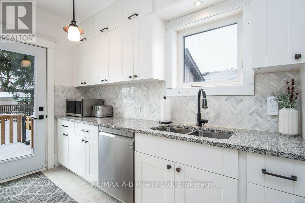 2 Loveys Street E, East Zorra-Tavistock, Ontario  N0J 1L0 - Photo 27 - X12646324