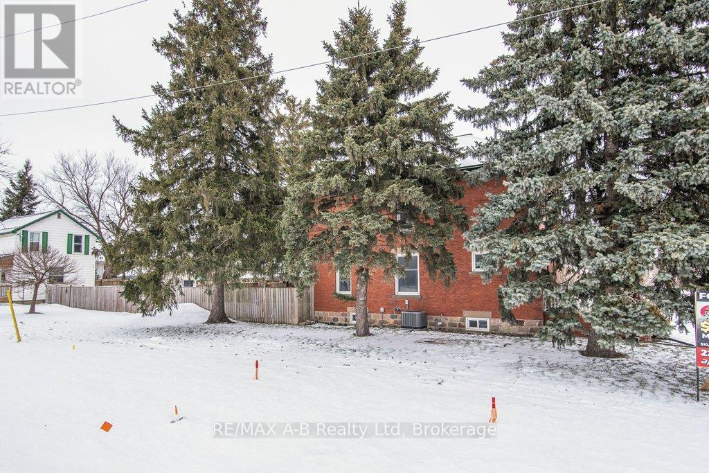 2 Loveys Street E, East Zorra-Tavistock, Ontario  N0J 1L0 - Photo 3 - X12646324