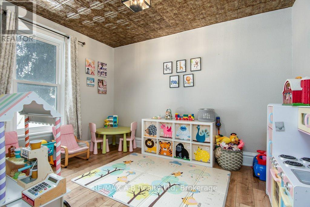 2 Loveys Street E, East Zorra-Tavistock, Ontario  N0J 1L0 - Photo 31 - X12646324