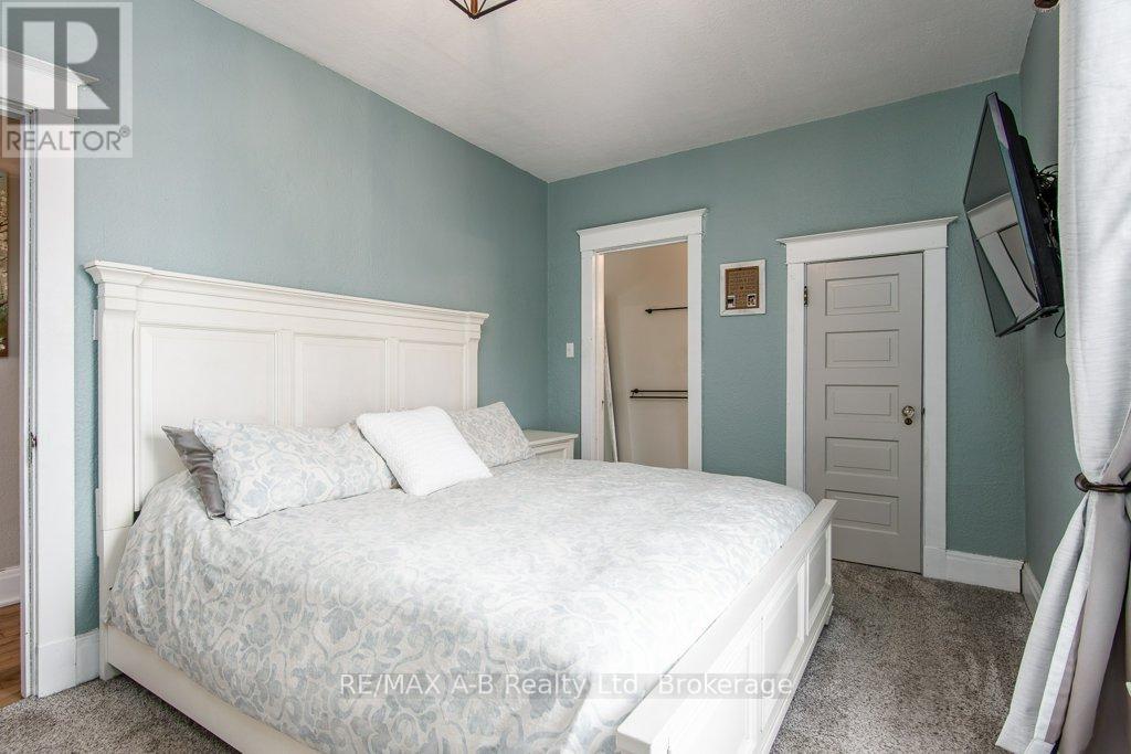 2 Loveys Street E, East Zorra-Tavistock, Ontario  N0J 1L0 - Photo 36 - X12646324