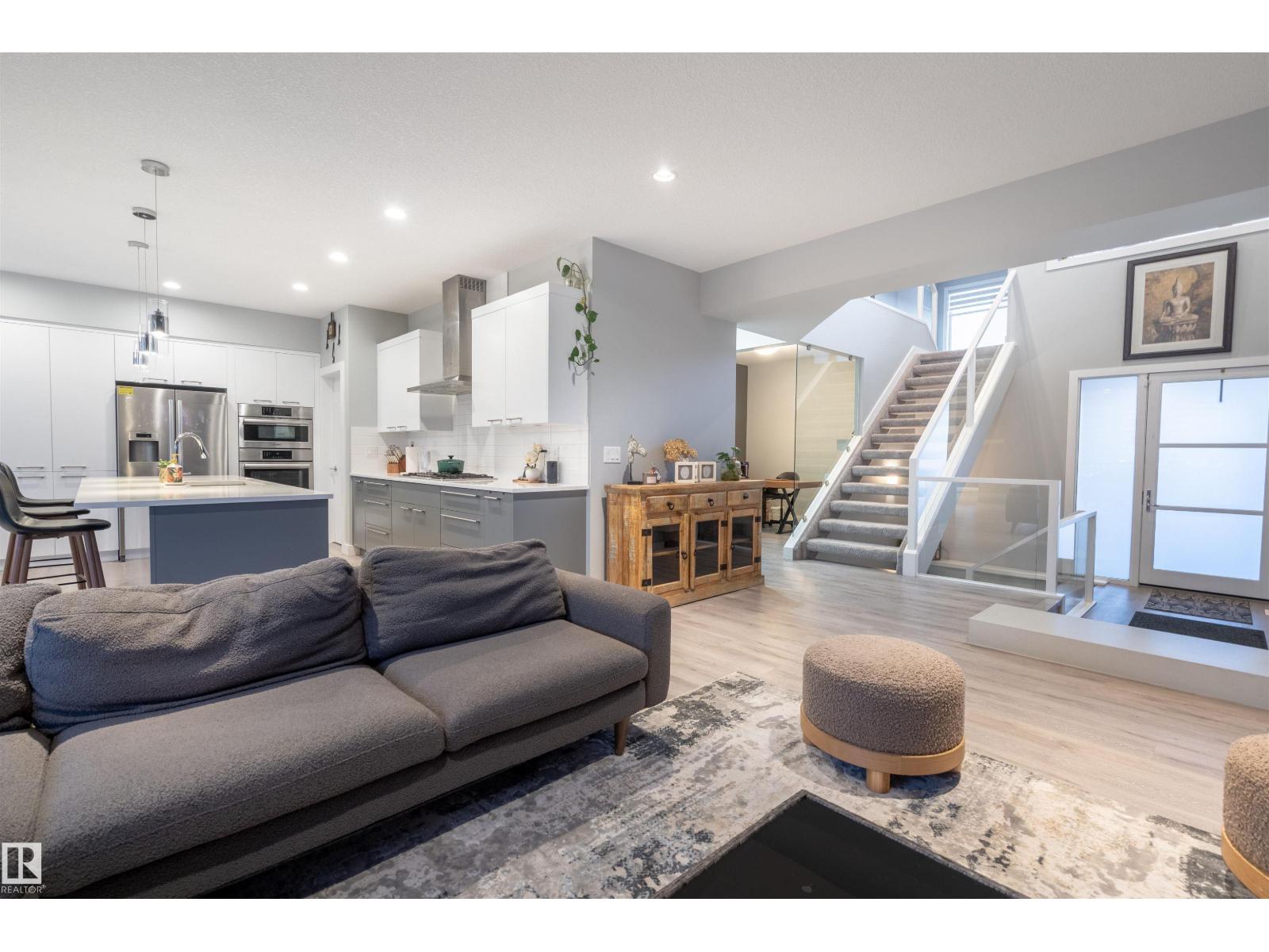 2118 Cavanagh Dr Sw, Edmonton, Alberta  T6W 4G1 - Photo 2 - E4468506