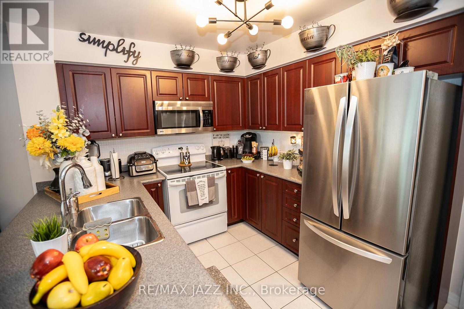 714 - 1600 Charles Street, Whitby, Ontario  L1N 0G4 - Photo 4 - E12532254