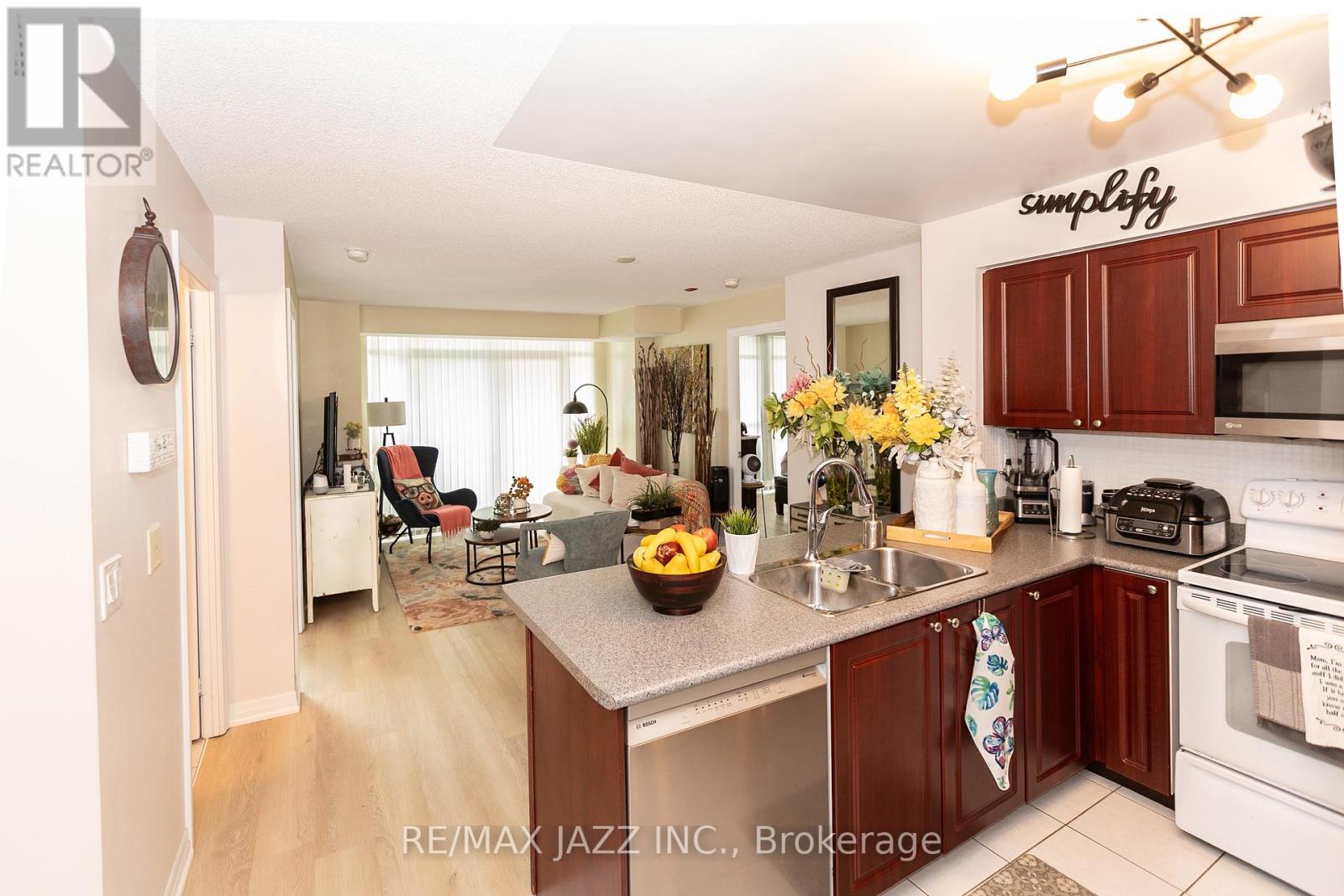 714 - 1600 Charles Street, Whitby, Ontario  L1N 0G4 - Photo 7 - E12532254