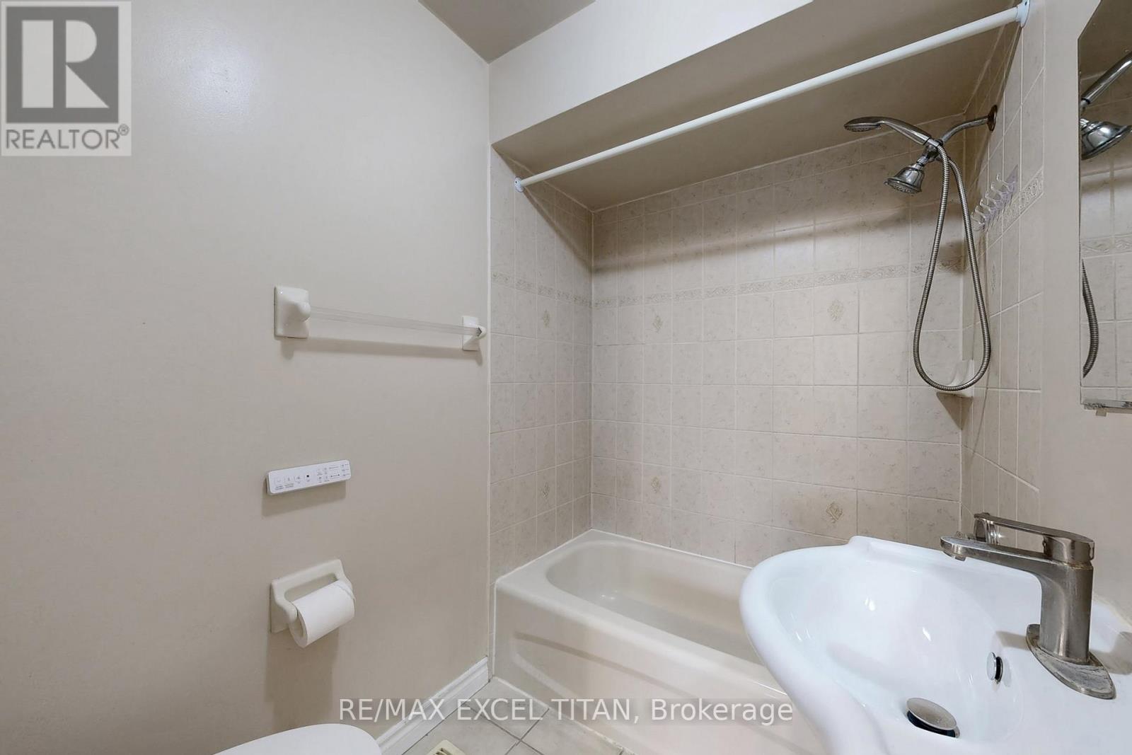 251 Shawnee Circle, Toronto, Ontario  M2H 2Y3 - Photo 16 - C12646216