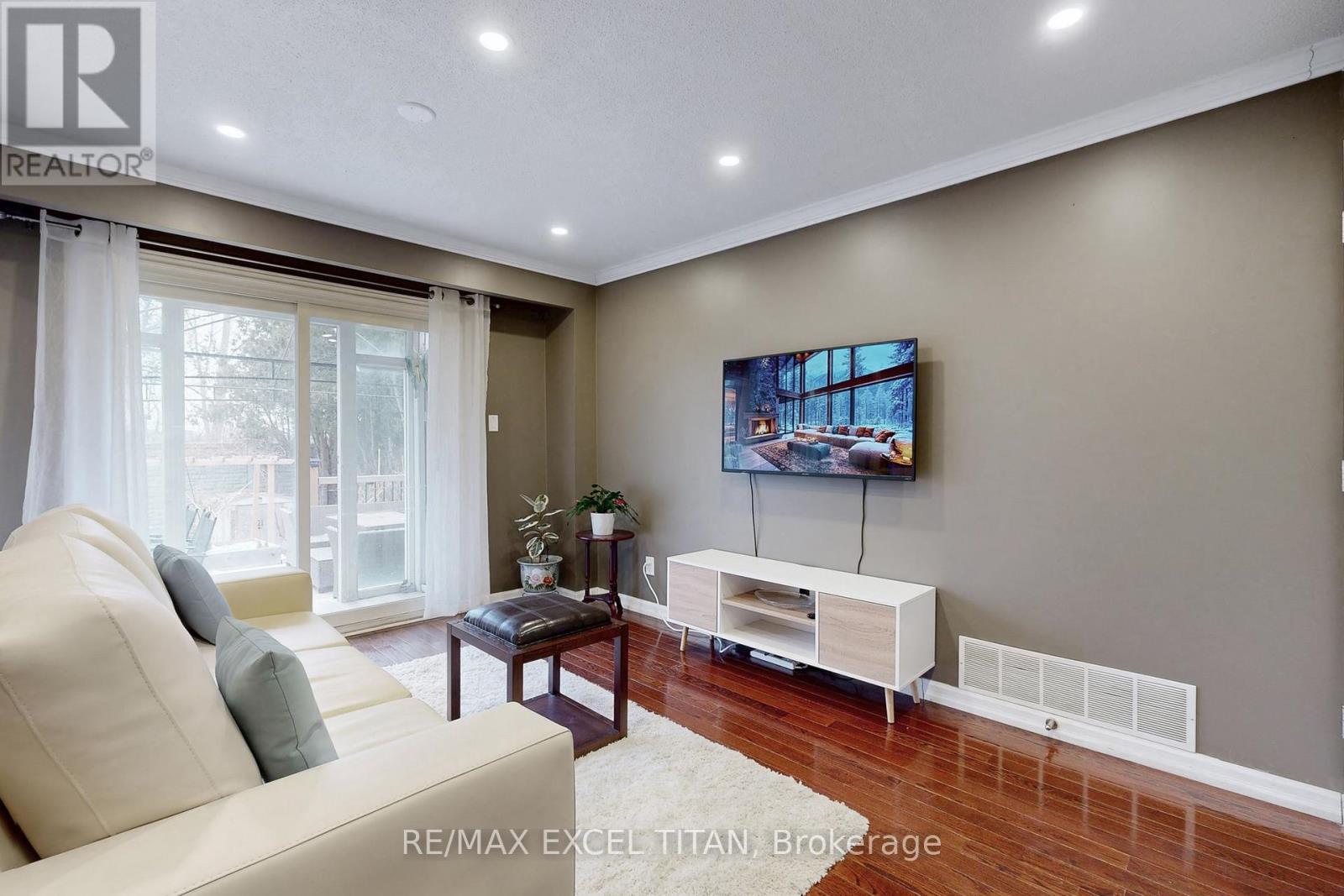 251 Shawnee Circle, Toronto, Ontario  M2H 2Y3 - Photo 19 - C12646216