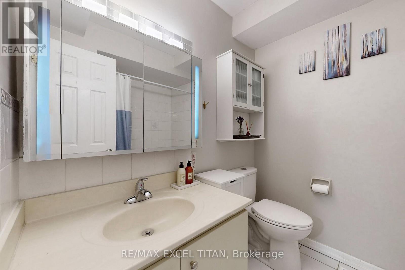 251 Shawnee Circle, Toronto, Ontario  M2H 2Y3 - Photo 22 - C12646216